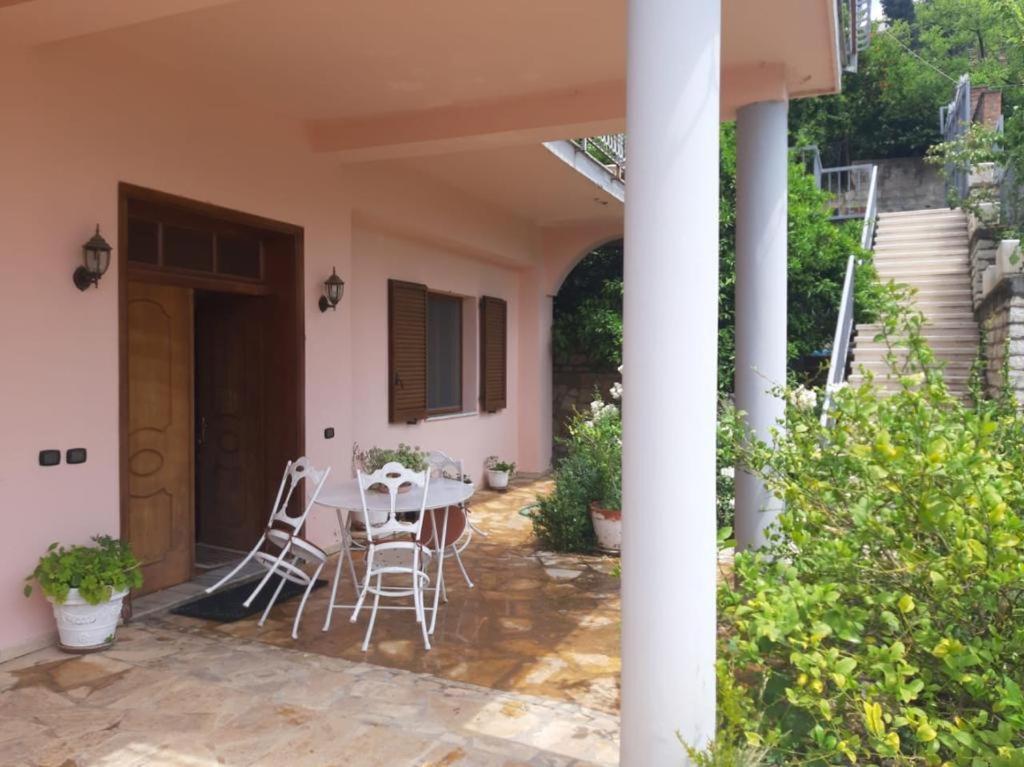 Guesthouse Villa Rosa 베라트 외부 사진