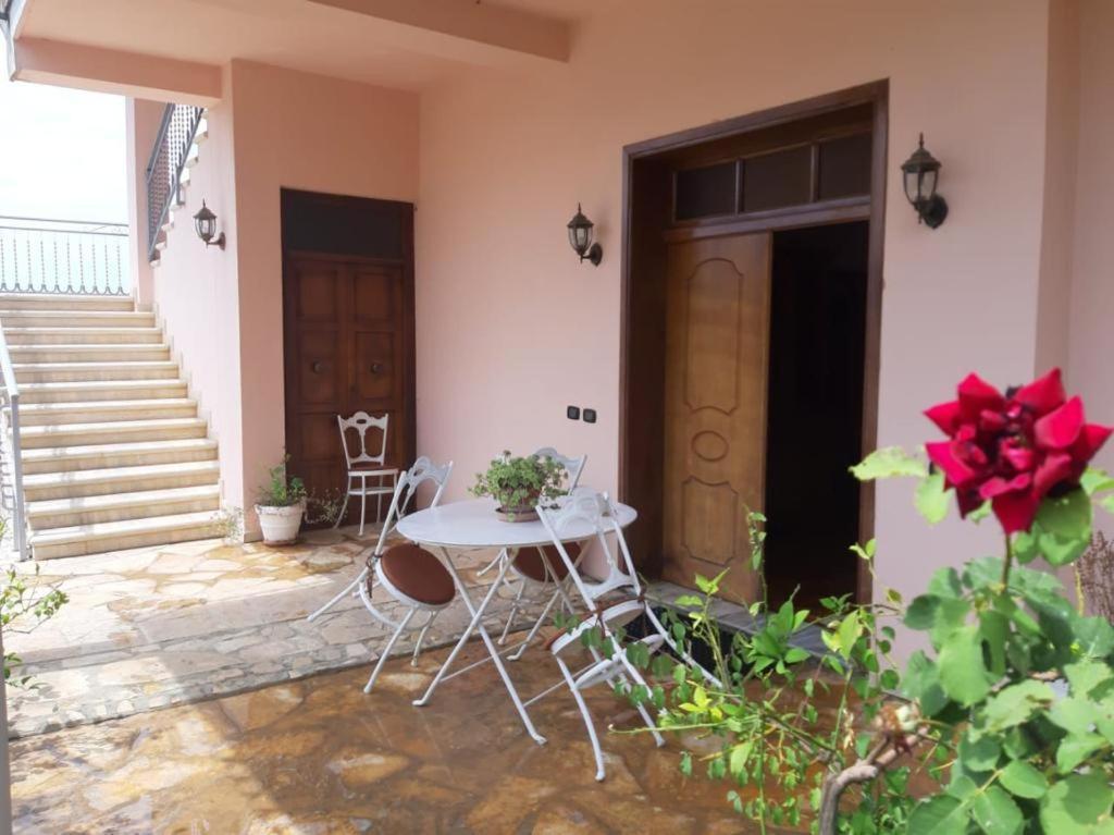 Guesthouse Villa Rosa 베라트 외부 사진