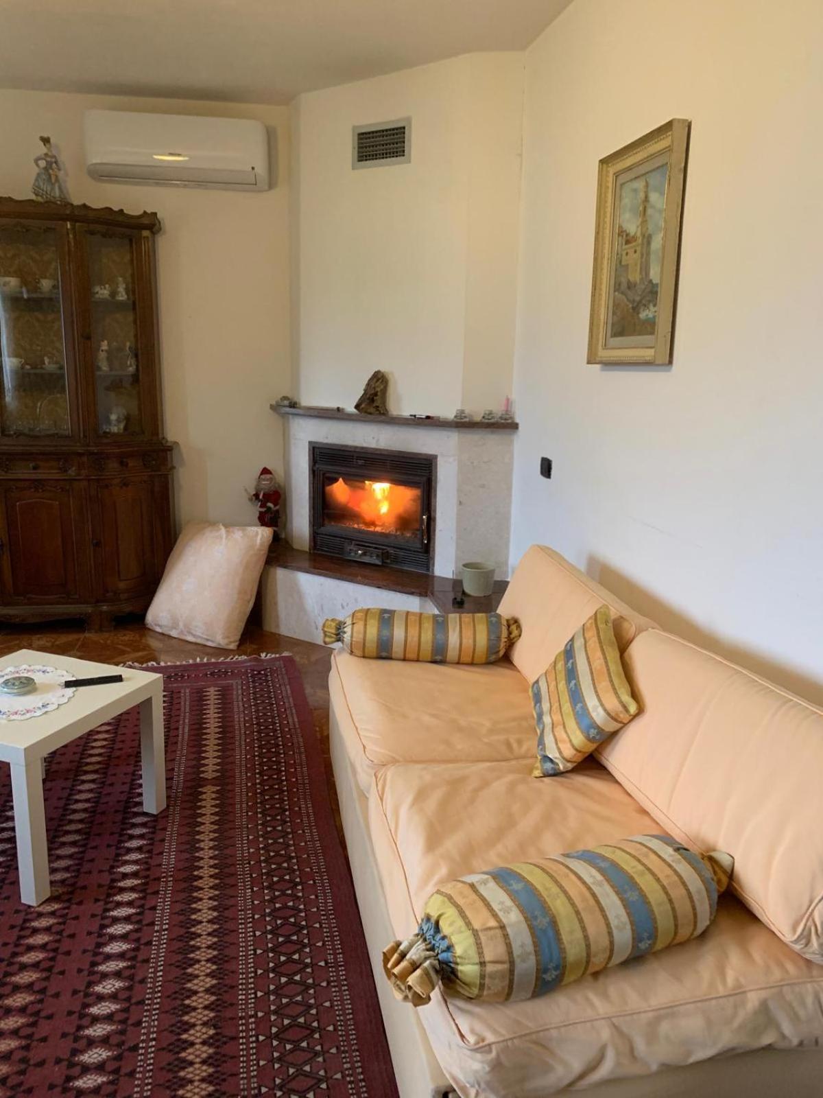 Guesthouse Villa Rosa 베라트 외부 사진